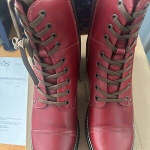 Taos Footwear Red Lace-Up Women's Boots, Size 9, Brand New